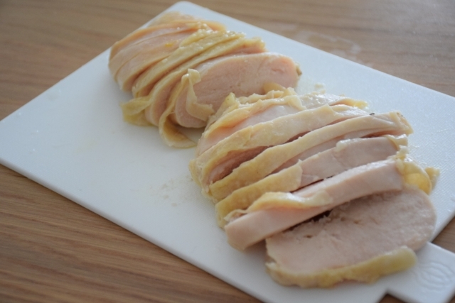 【FKDキッチン！絶品レシピ】サラダチキンとアボカドのよだれどり風