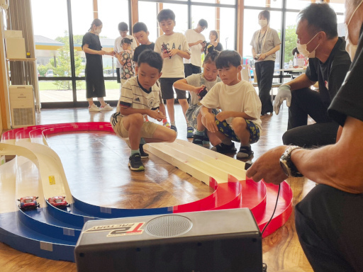 〈にこにこキッズプロジェクト〉出張ミニ四駆作り親子体験会