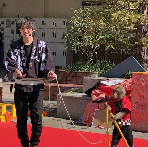 日光おさるランド presents 『伝統芸能　猿まわし公演』